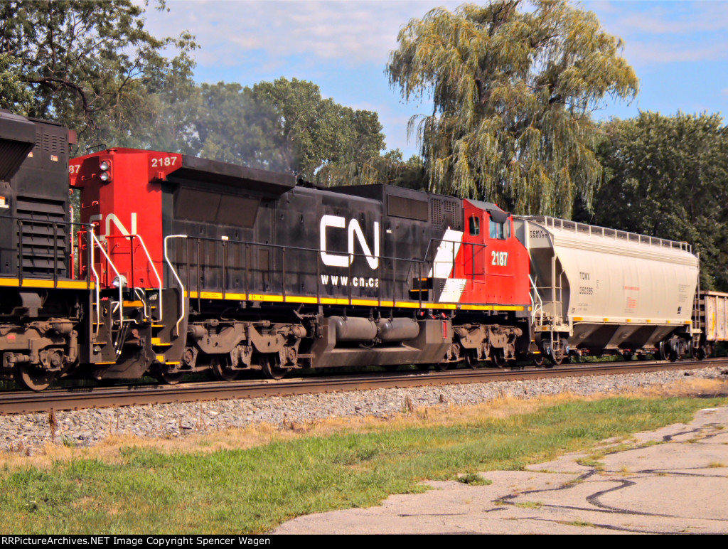 CN 2187